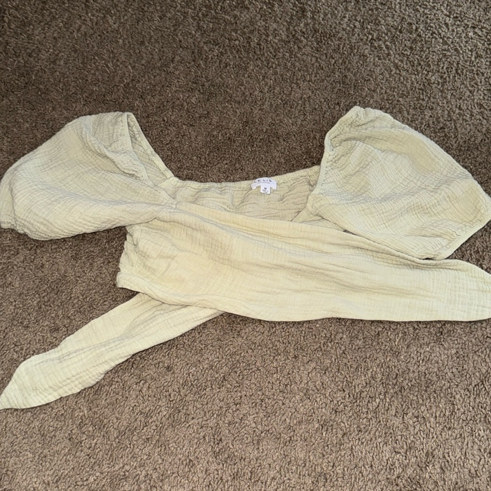 Tie linen top